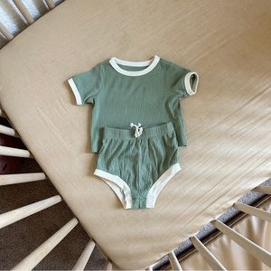 Cat and jack sage green 70’s style set